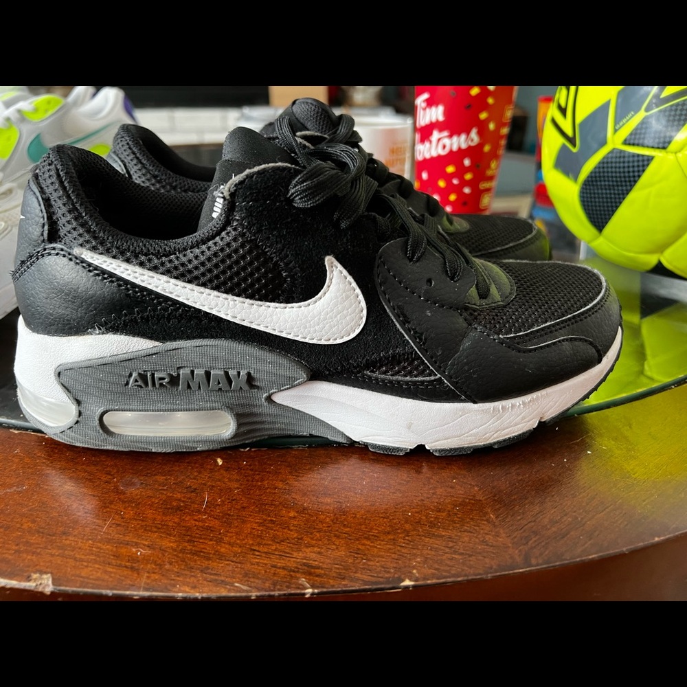 Nike Air Excee